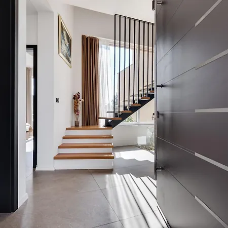 فيلة Nikoleta By Interhome *